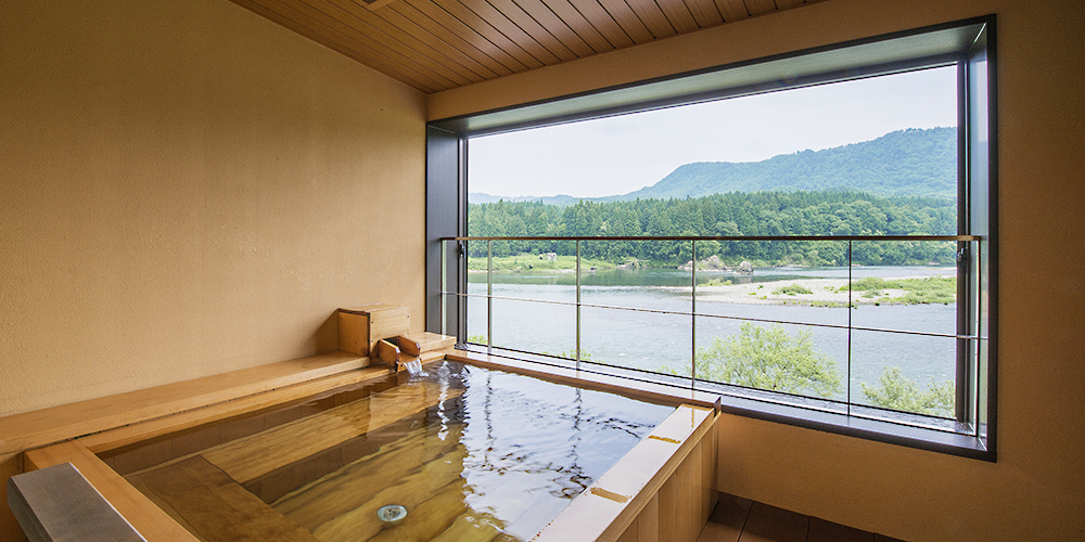 阿賀野川の異なる景色が見られる4つのお風呂